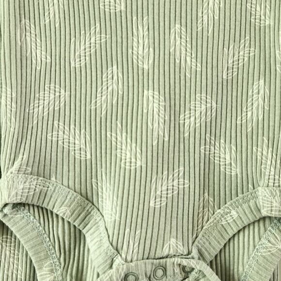 Catherine Malandrino 3 Piece Baby Set - Picture 3 of 6